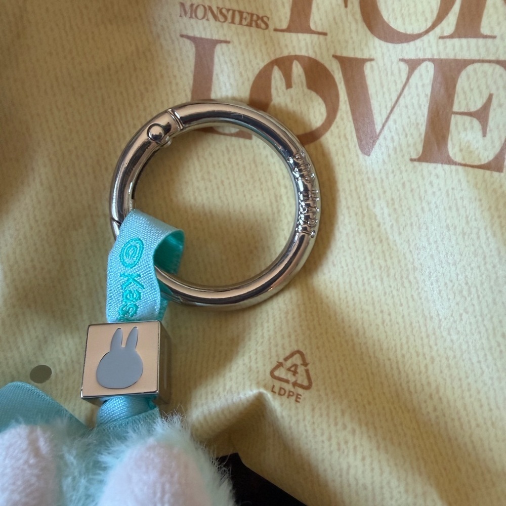 Labubu PIN FOR LOVE Letter “ I “ Key chain Charm light green color Pop Mart NEW - Picture 4 of 10